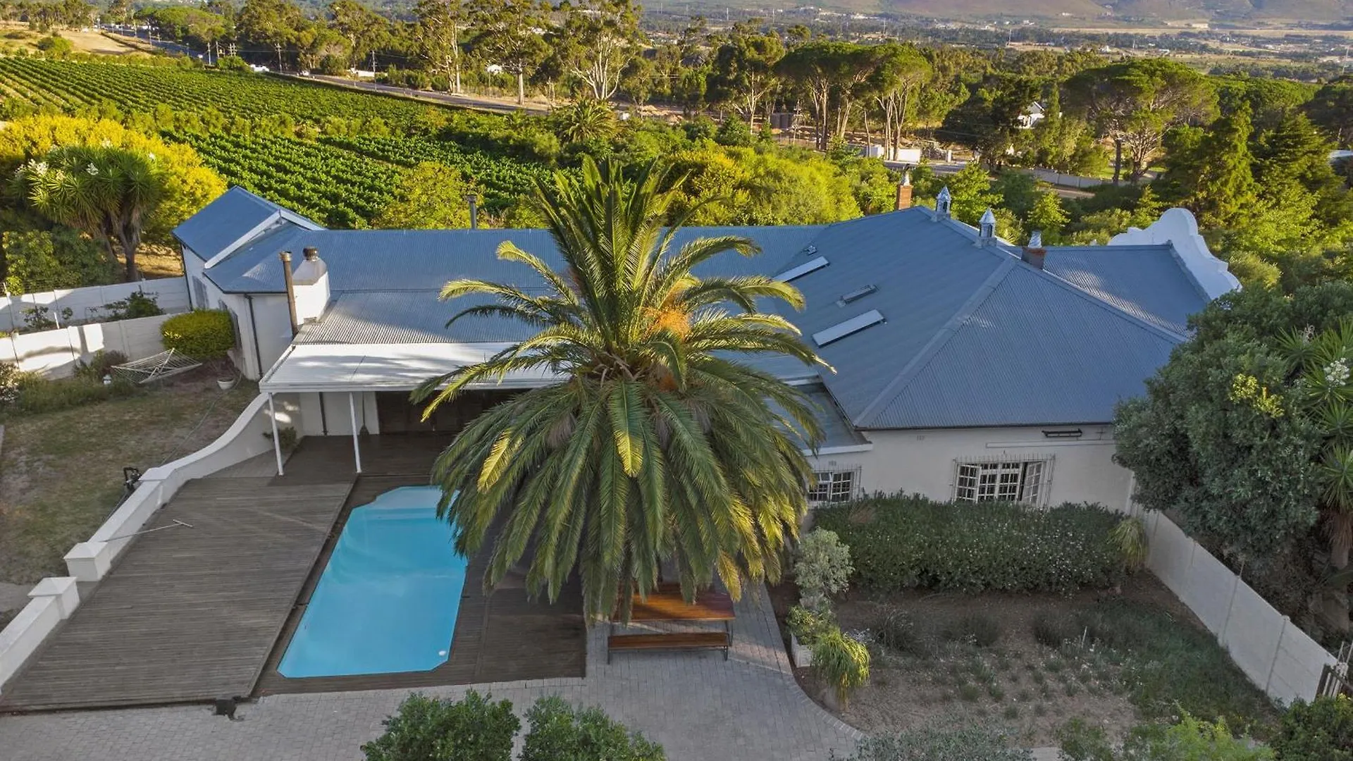 Vineyard Manor At 13 Vines By Hostagents Villa Somerset West South Africa